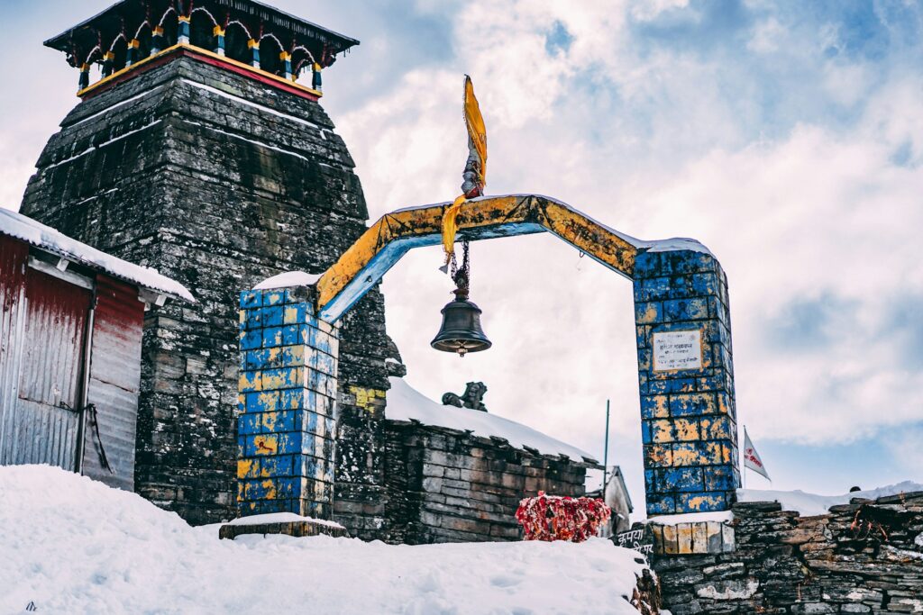 Conquer the Snowy Chandrashila Trek: A Winter Paradise in the Himalayas