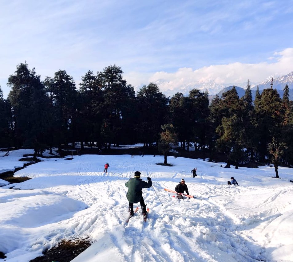 Conquer the Snowy Chandrashila Trek: A Winter Paradise in the Himalayas