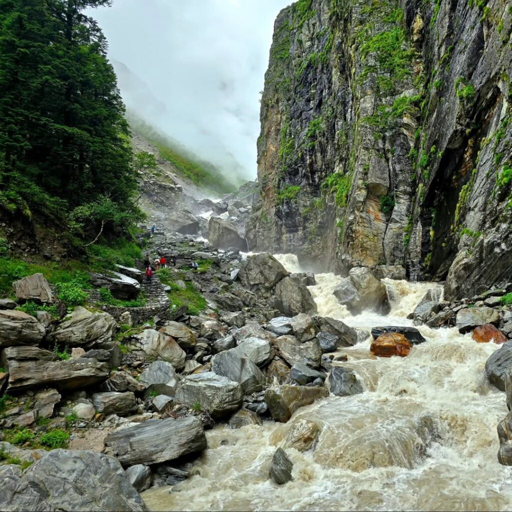 valley of flowers trek distance